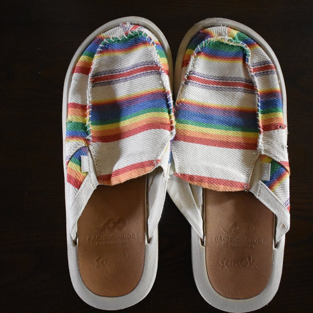 Sanuk Pride Slip On's  Size 10